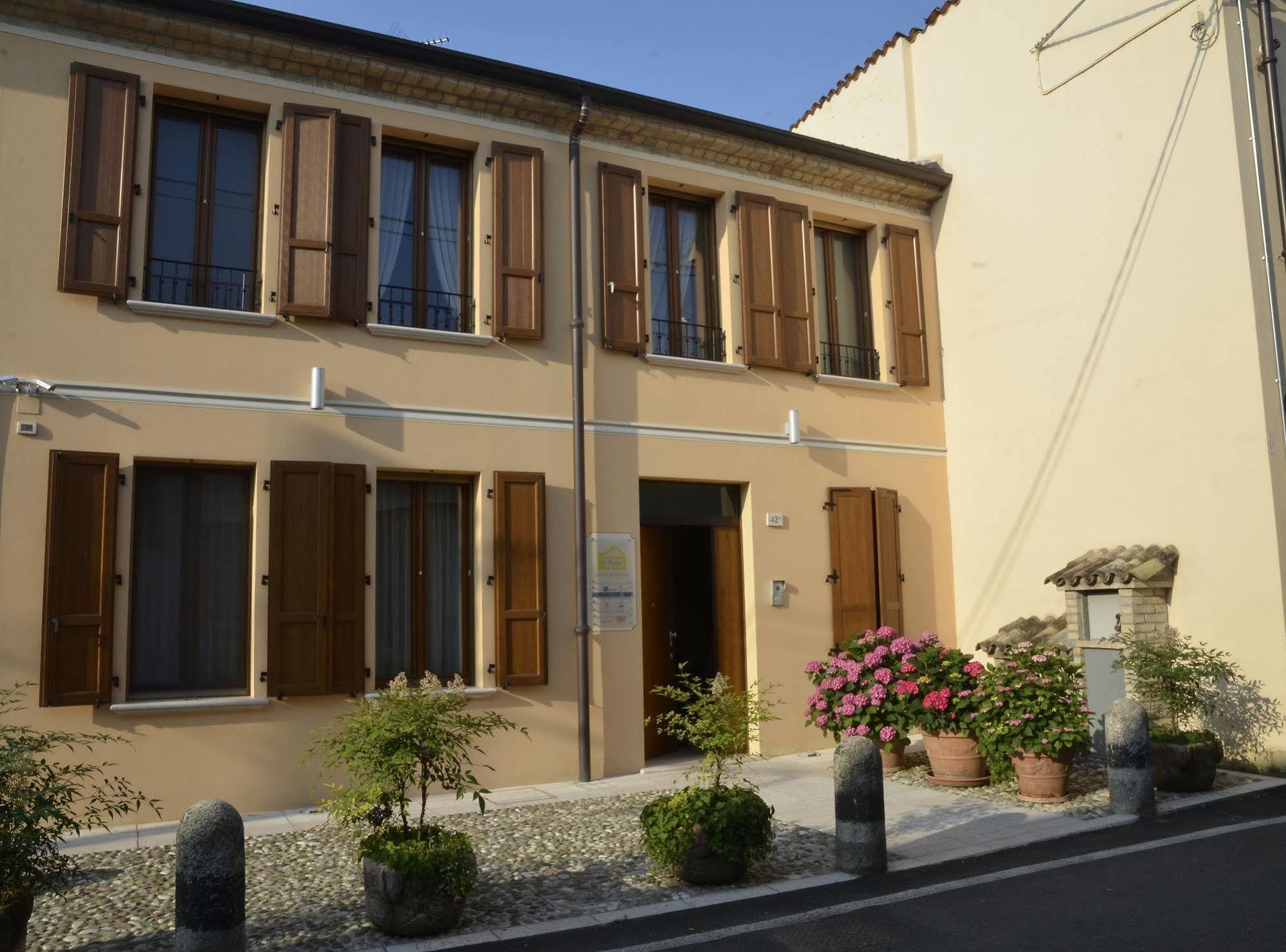 9 Muse Bed And Breakfast Canneto sull'Oglio Luaran gambar
