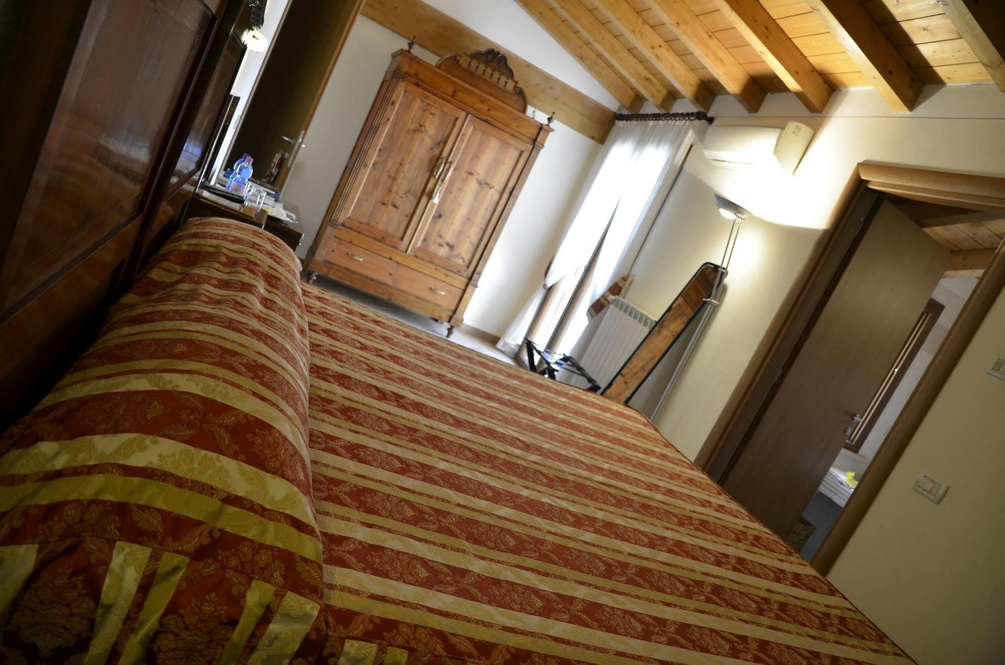 9 Muse Bed And Breakfast Canneto sull'Oglio Luaran gambar