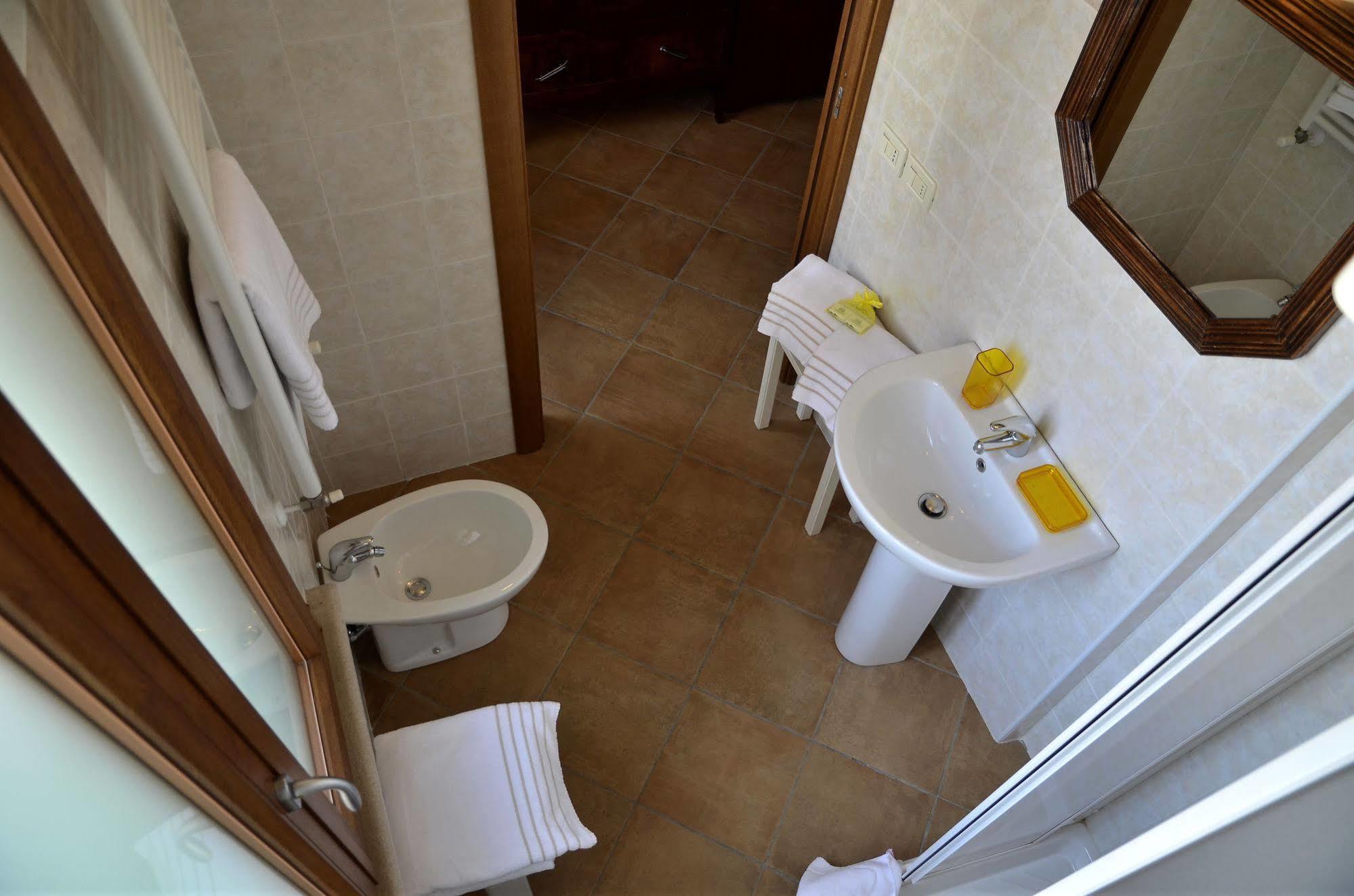 9 Muse Bed And Breakfast Canneto sull'Oglio Luaran gambar