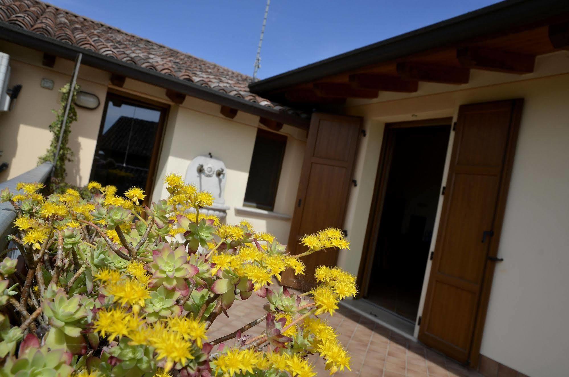 9 Muse Bed And Breakfast Canneto sull'Oglio Luaran gambar